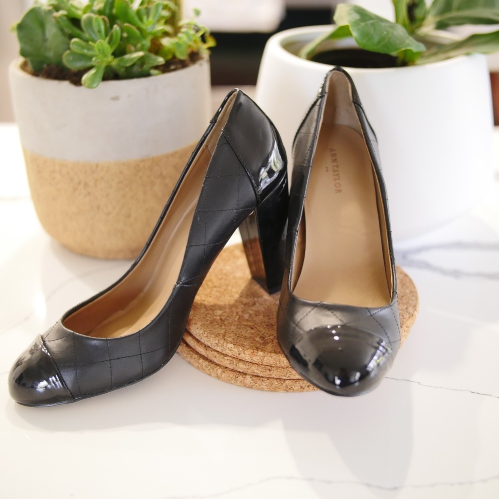 ANN Taylor Lunas Quilted Block Heel Pump Sz 8.5